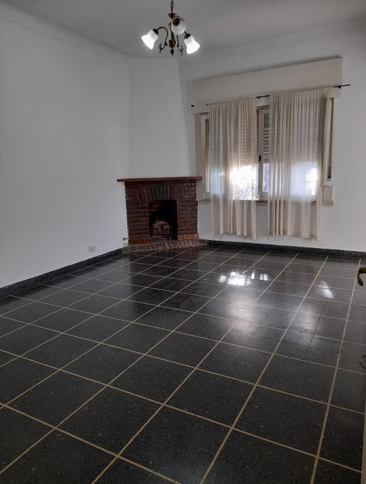 CASA CON PILETA