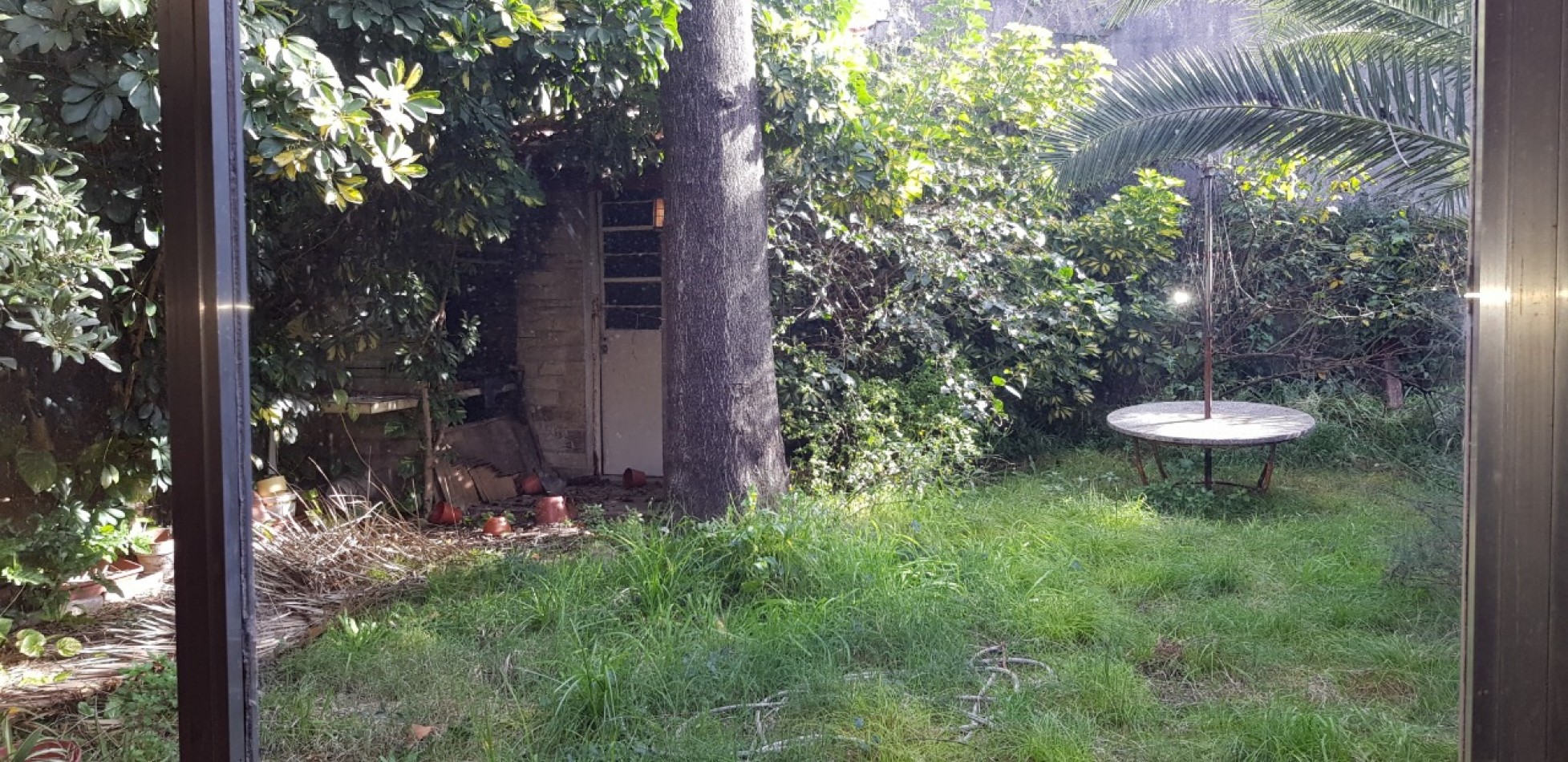 AMPLIO CHALET INMEJORABLE UBICACION EN BANFIELD