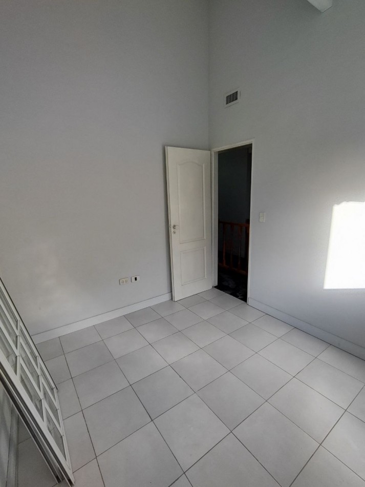 Casa Remodelada a Nueva con Gran Parque en Adrogue - Ubicacion Privilegiada