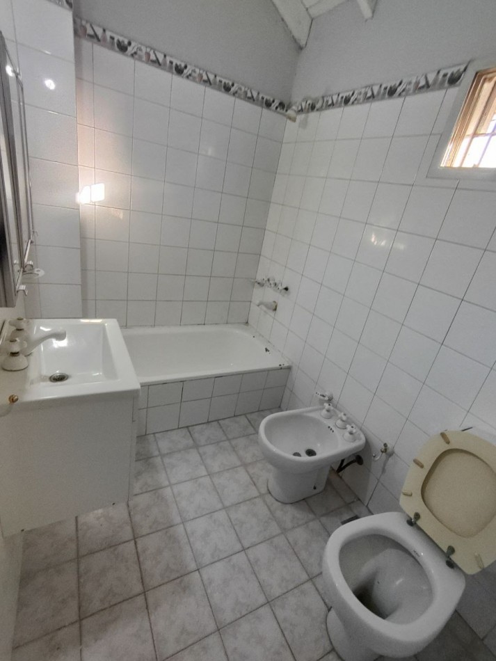 Casa Remodelada a Nueva con Gran Parque en Adrogue - Ubicacion Privilegiada