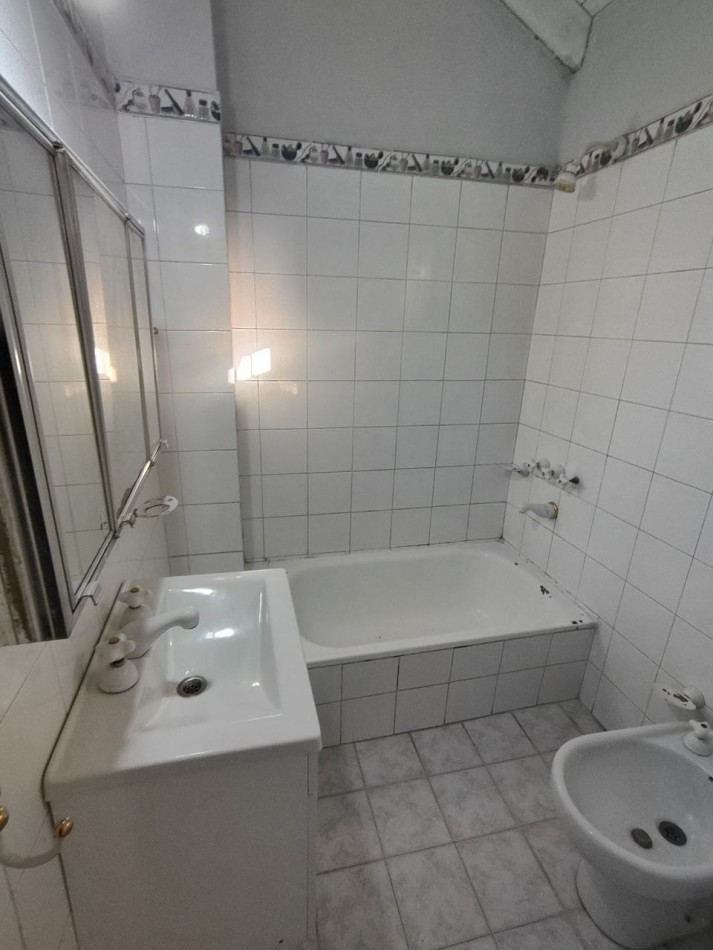 Casa Remodelada a Nueva con Gran Parque en Adrogue - Ubicacion Privilegiada