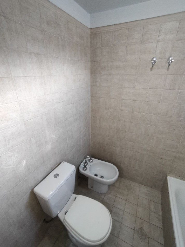 Casa Remodelada a Nueva con Gran Parque en Adrogue - Ubicacion Privilegiada