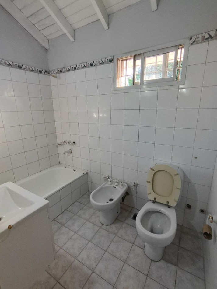 Casa Remodelada a Nueva con Gran Parque en Adrogue - Ubicacion Privilegiada