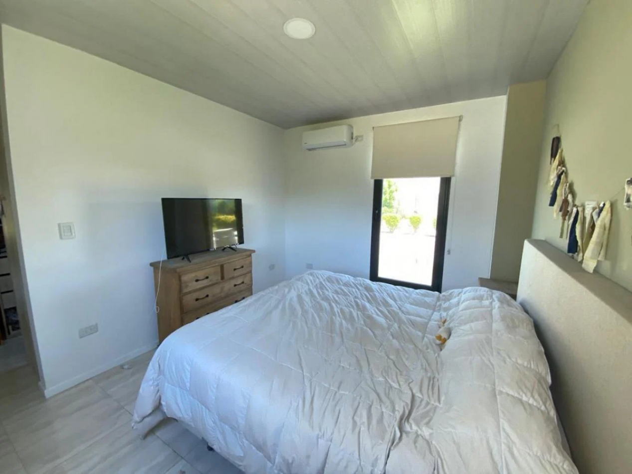 Moderna casa 4 dormitorios con pileta en Horizontes al Sur - Lista para mudarse