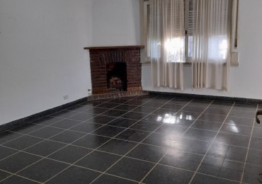 CASA CON PILETA