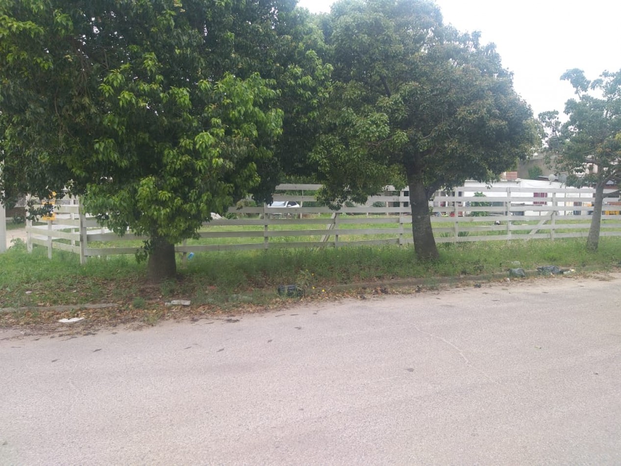 Lote esquina c/planos aprobados en Zona Norte