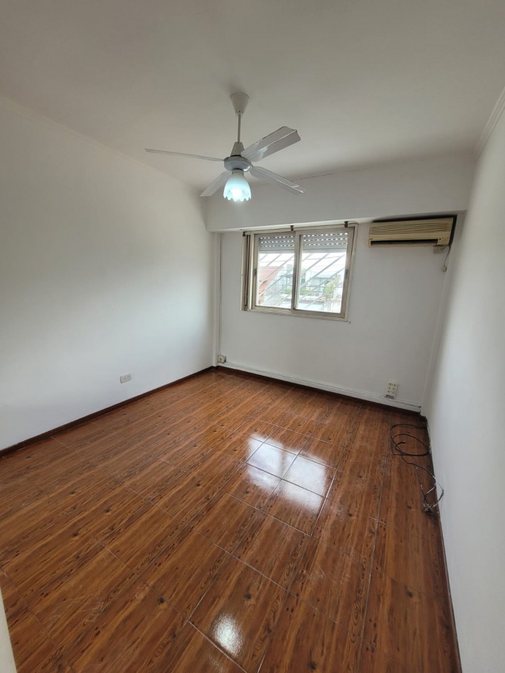 Duplex 3 amb, con cochera y patio