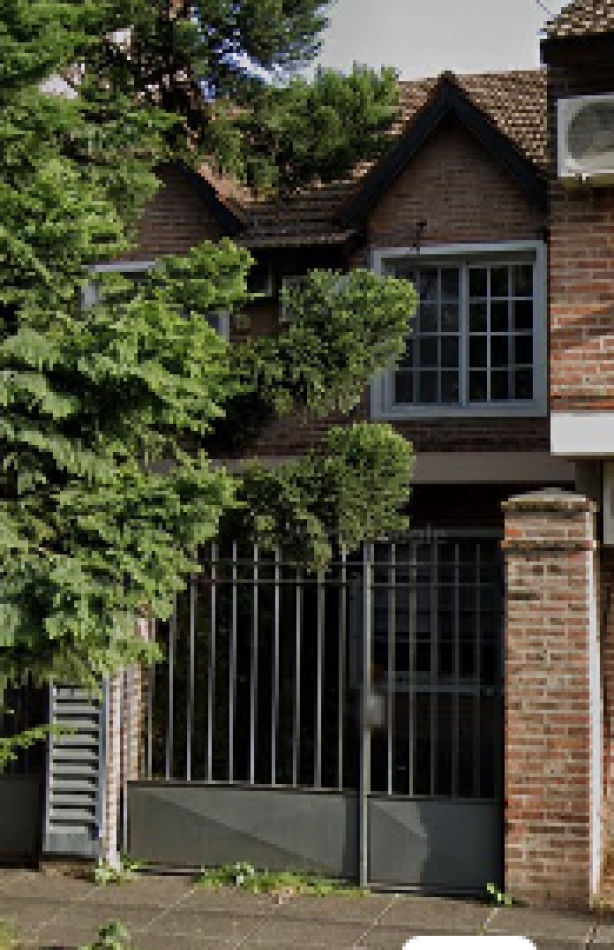Triplex de 4 amb, con cochera y patio