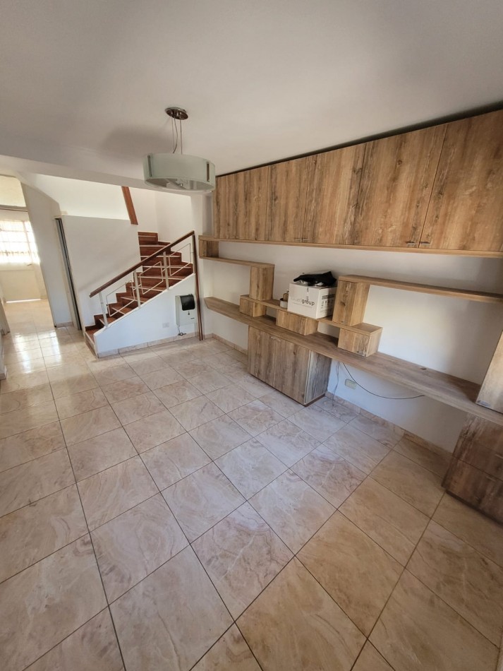 Duplex 3 amb, con cochera y patio