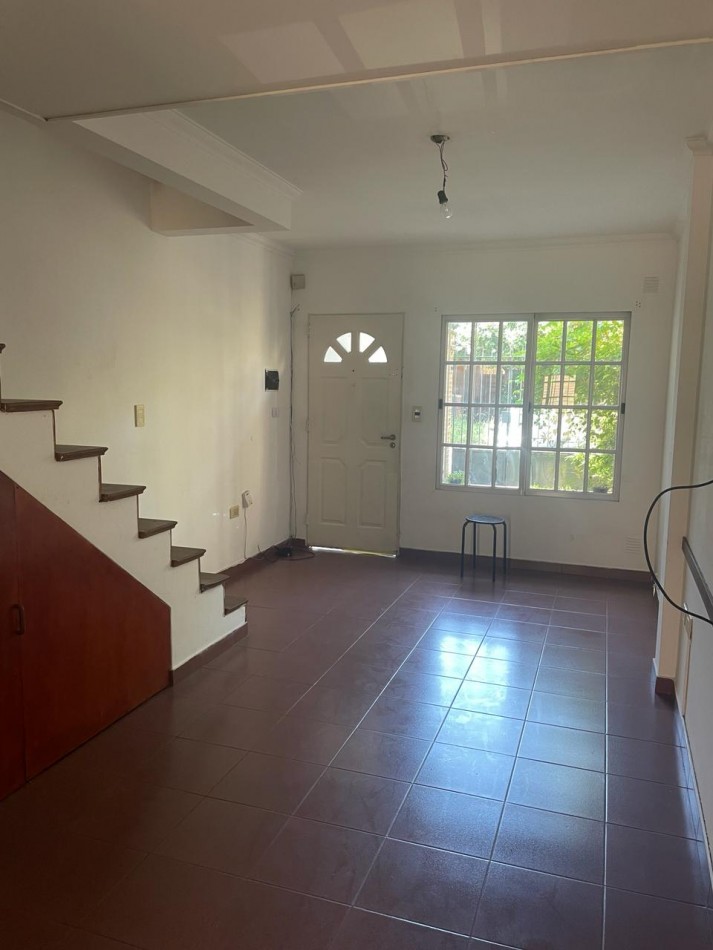 Triplex de 4 amb, con cochera y patio