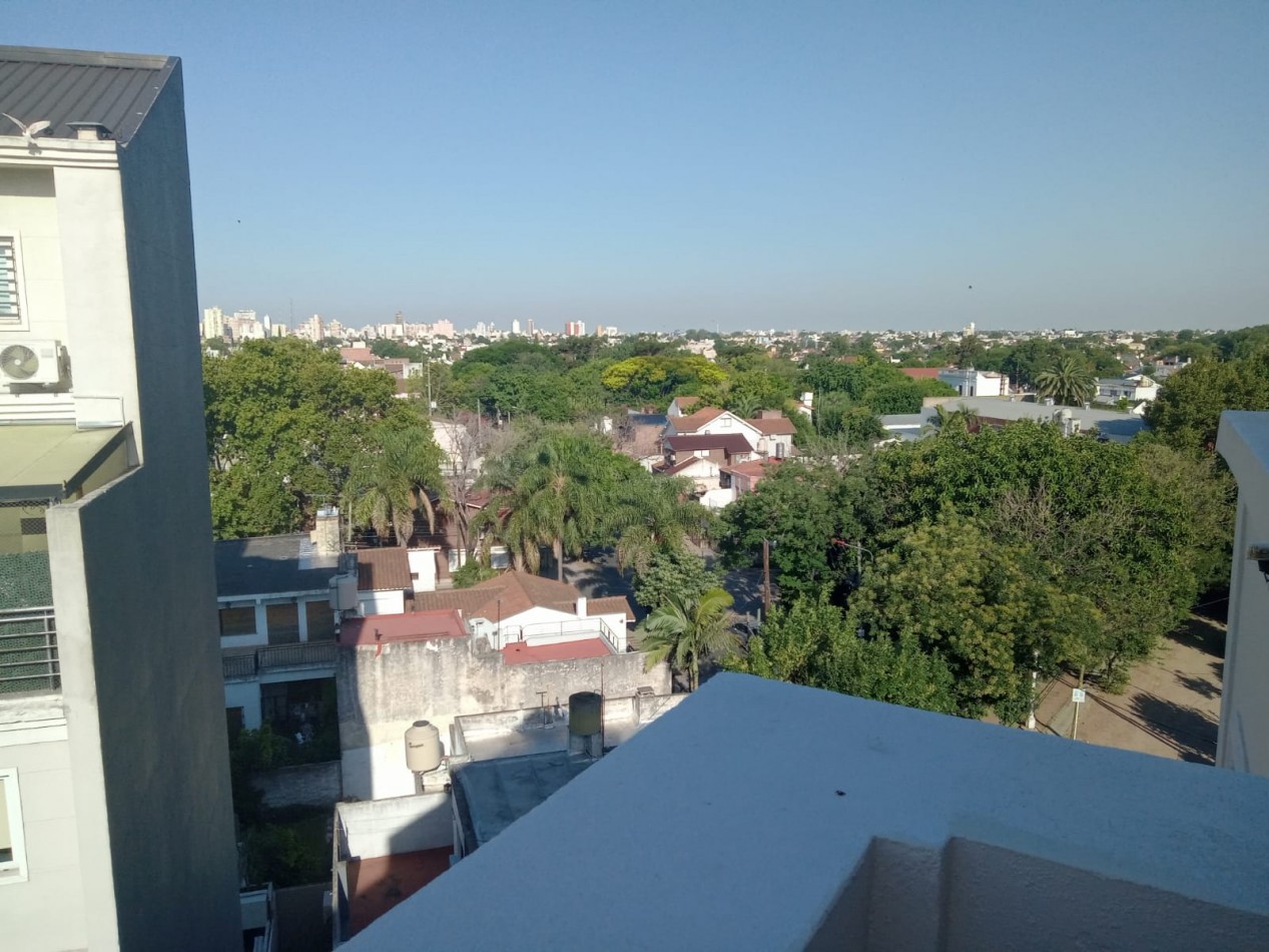 Monoambiente con balcon y cochera