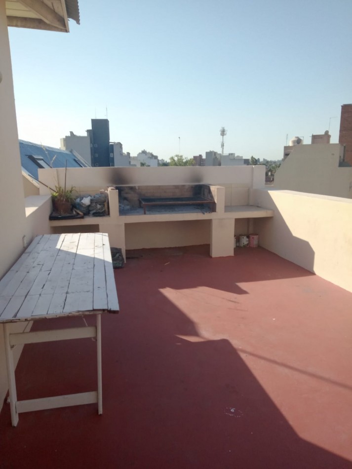 Monoambiente con balcon y cochera