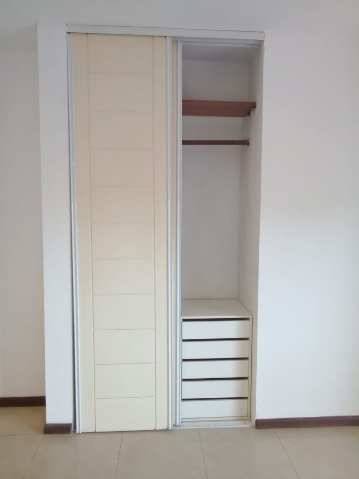 Monoambiente con balcon y cochera